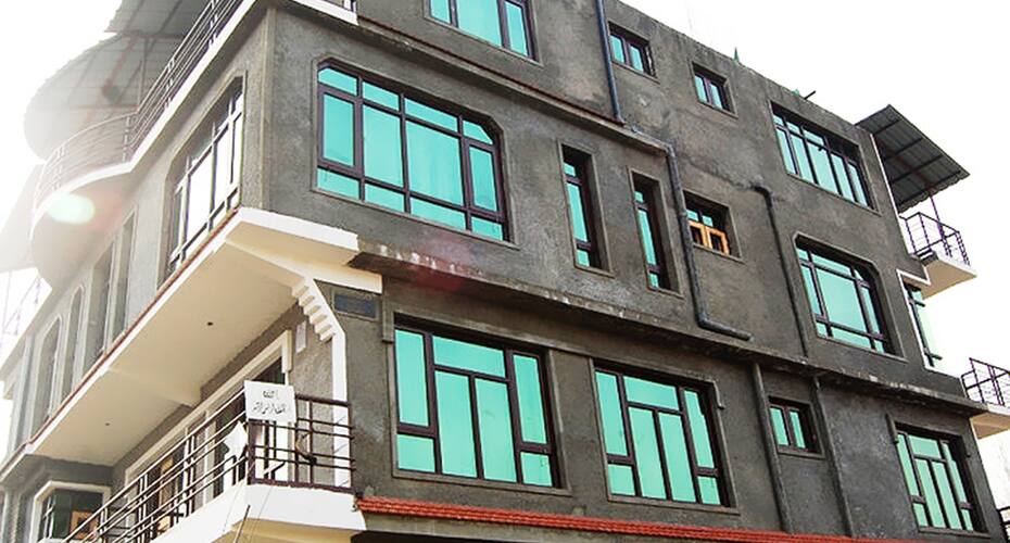 Hotel Purple Amethyst, Srinagar 1